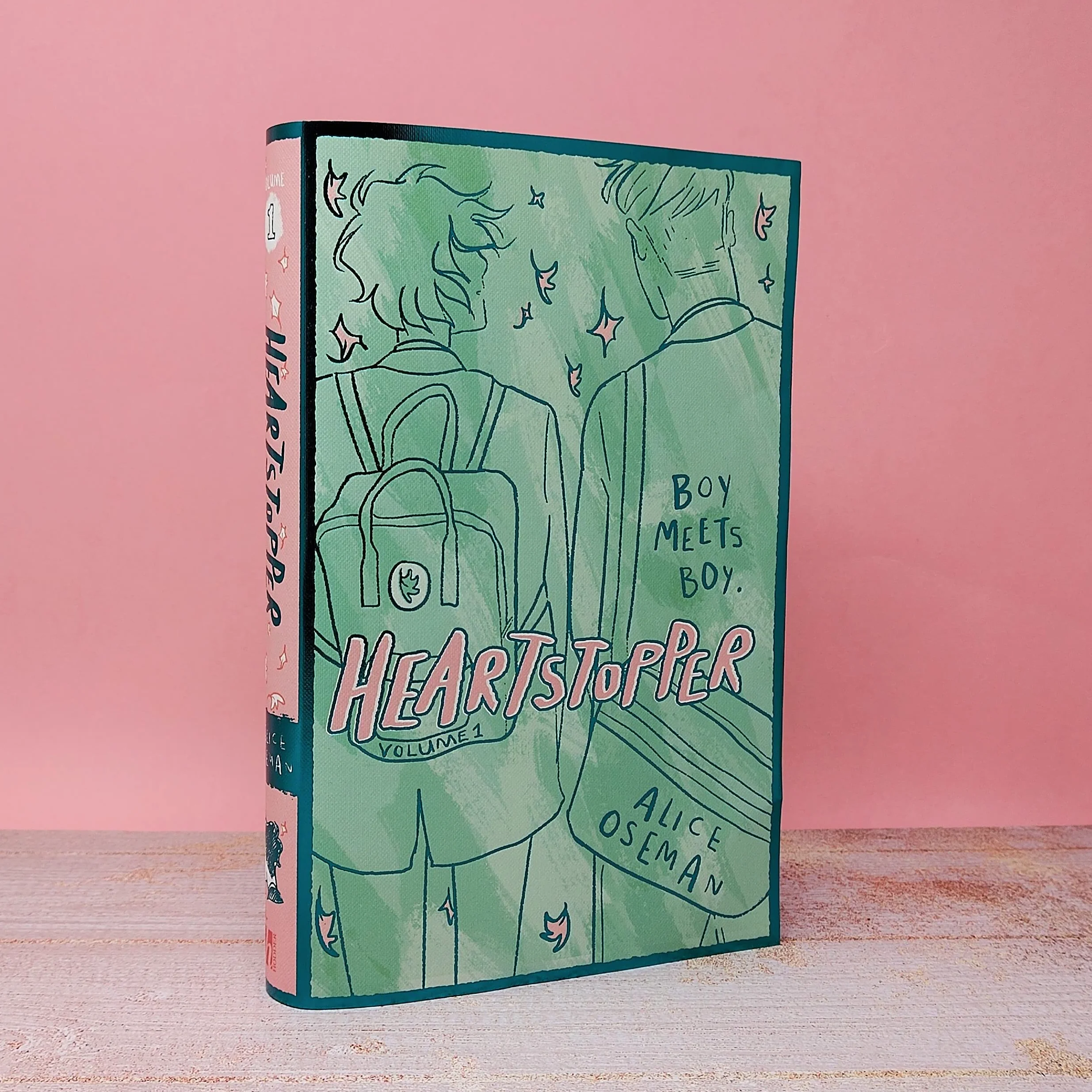 Heartstopper Volume 1: The bestselling graphic novel, now on Netflix!