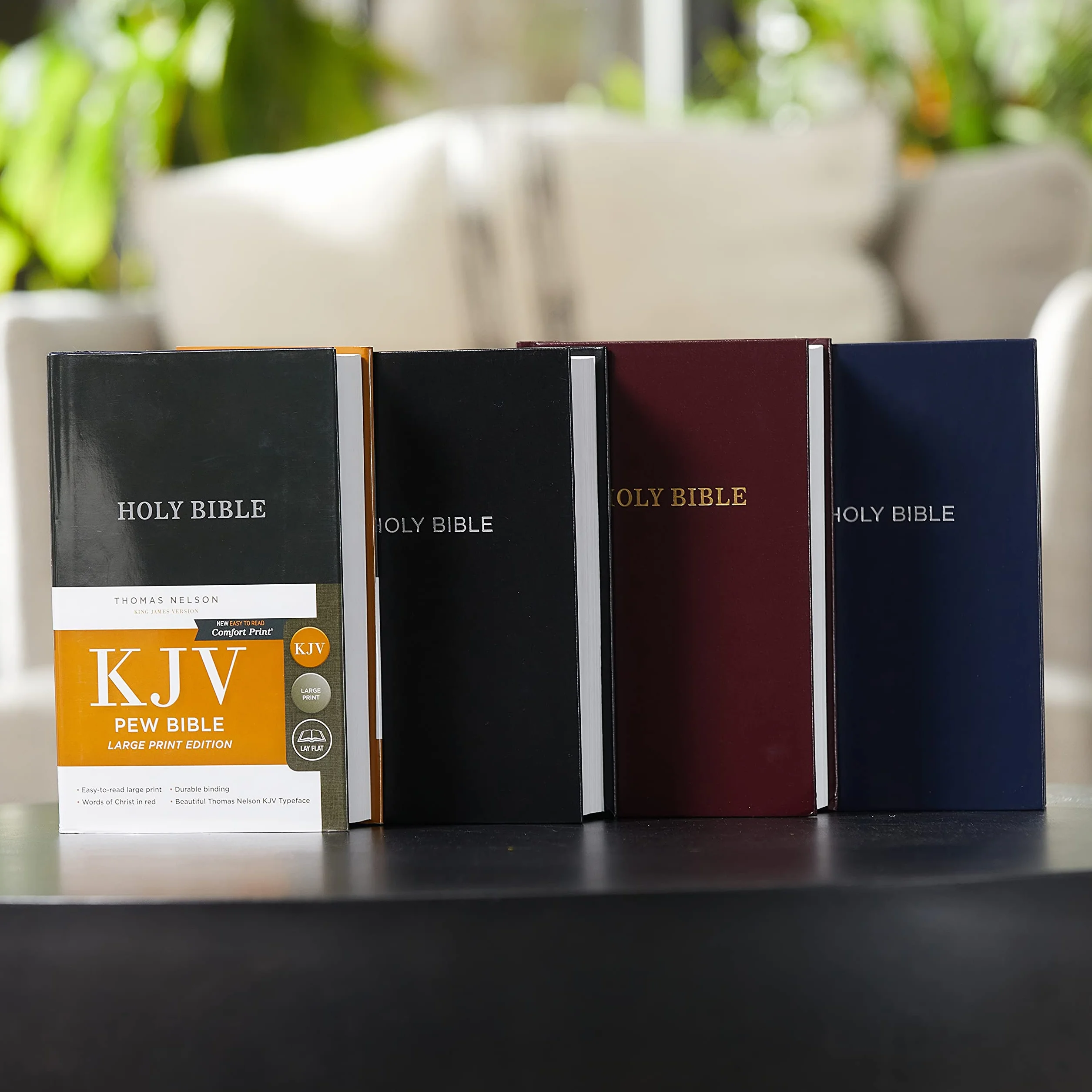 KJV, Pew Bible, Large Print, Hardcover, Black, Red Letter Edition: Holy Bible, King James Version