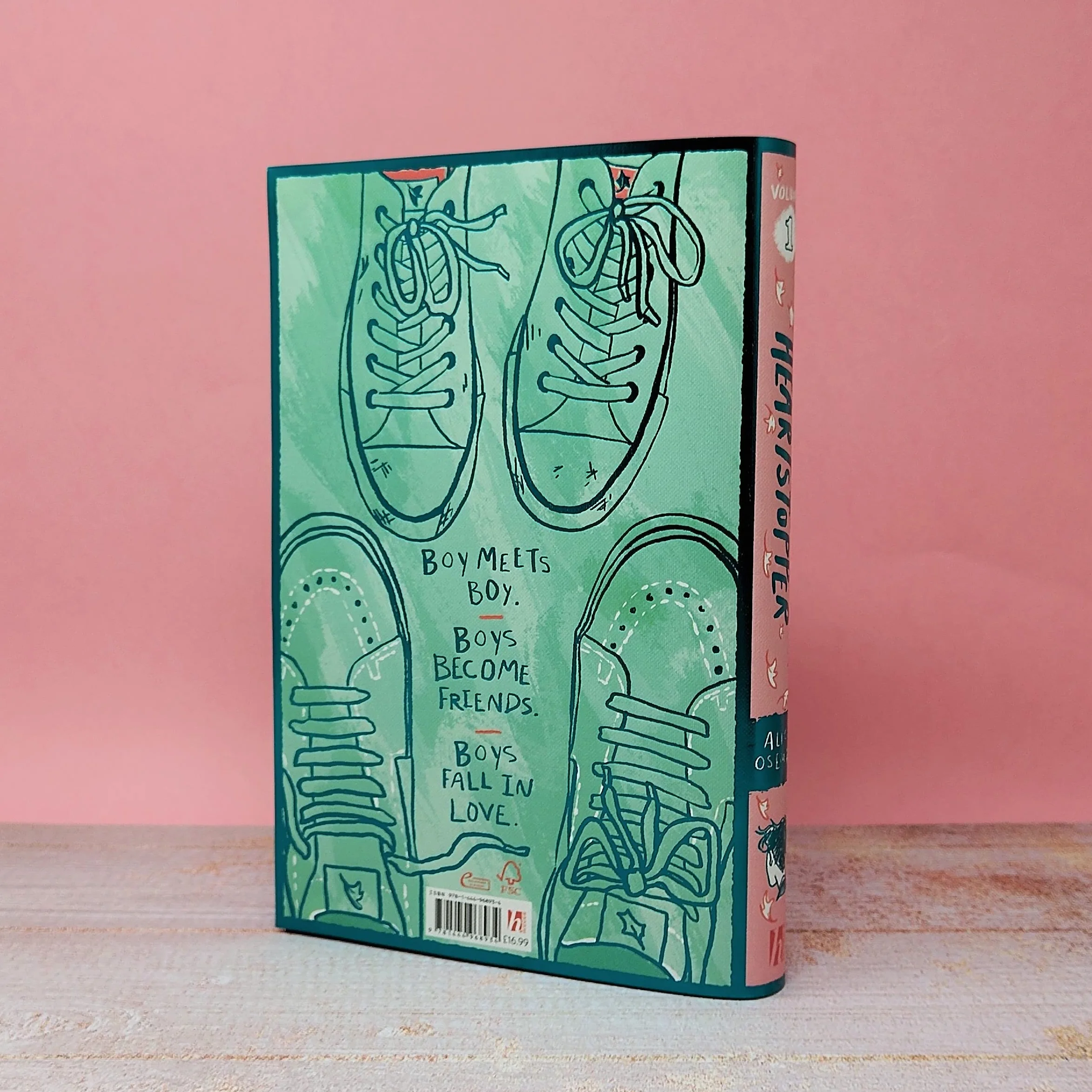 Heartstopper Volume 1: The bestselling graphic novel, now on Netflix!