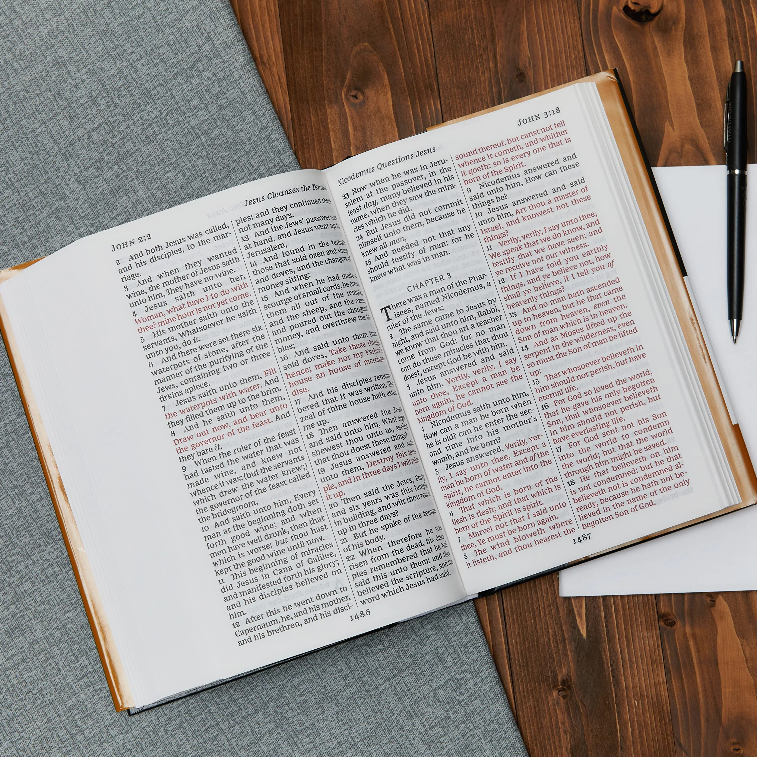 KJV, Pew Bible, Large Print, Hardcover, Black, Red Letter Edition: Holy Bible, King James Version