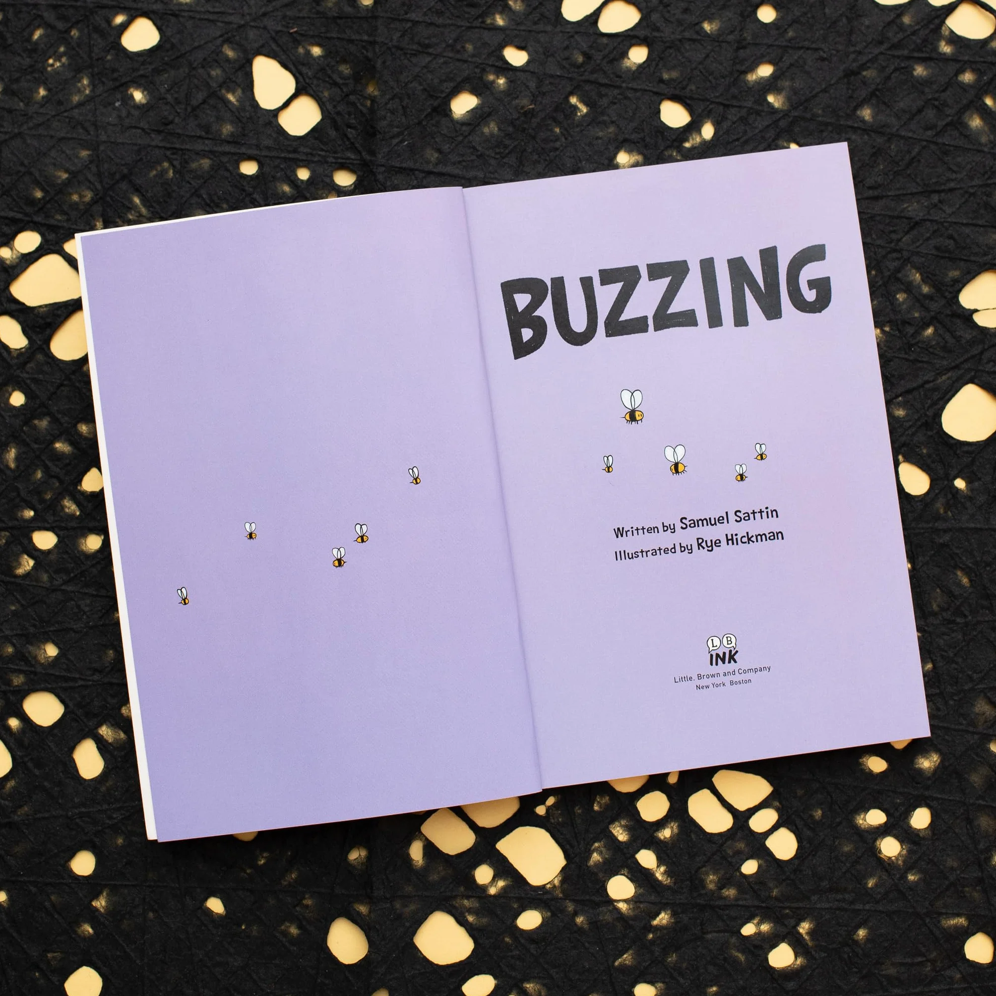 Buzzing (a Graphic Novel)